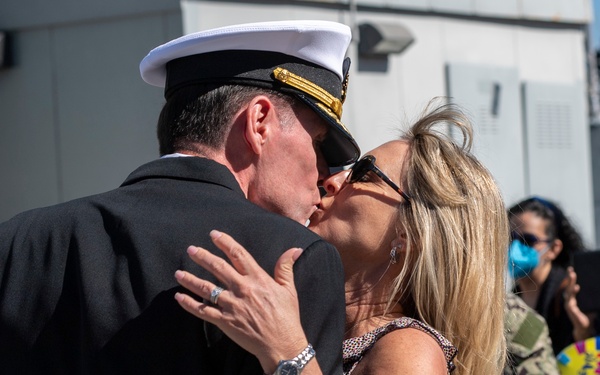 USS Lake Champlain Returns to Homeport