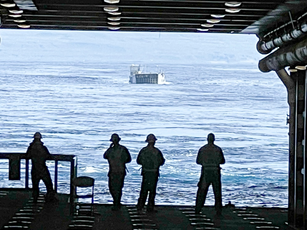 USS John P. Murtha (LPD 26) LCU Operations with ACU 1