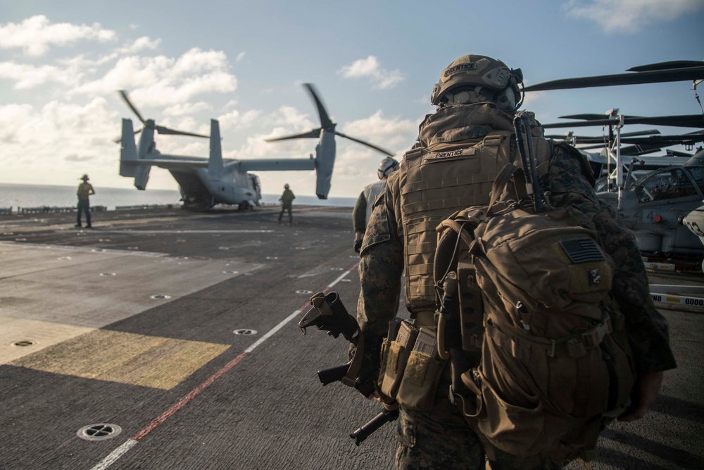Charlie Co., BLT 1/1, 11th MEU conducts an amphibious assault demonstration in support of MAREX PH 22