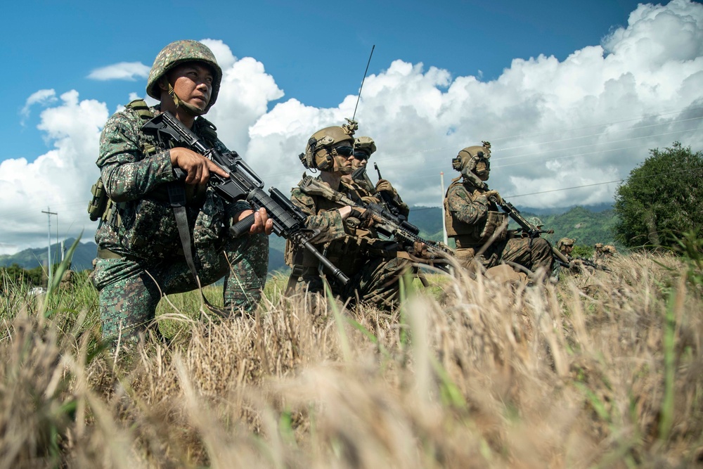 Charlie Co., BLT 1/1, 11th MEU conducts an amphibious assault demonstration in support of MAREX PH 22