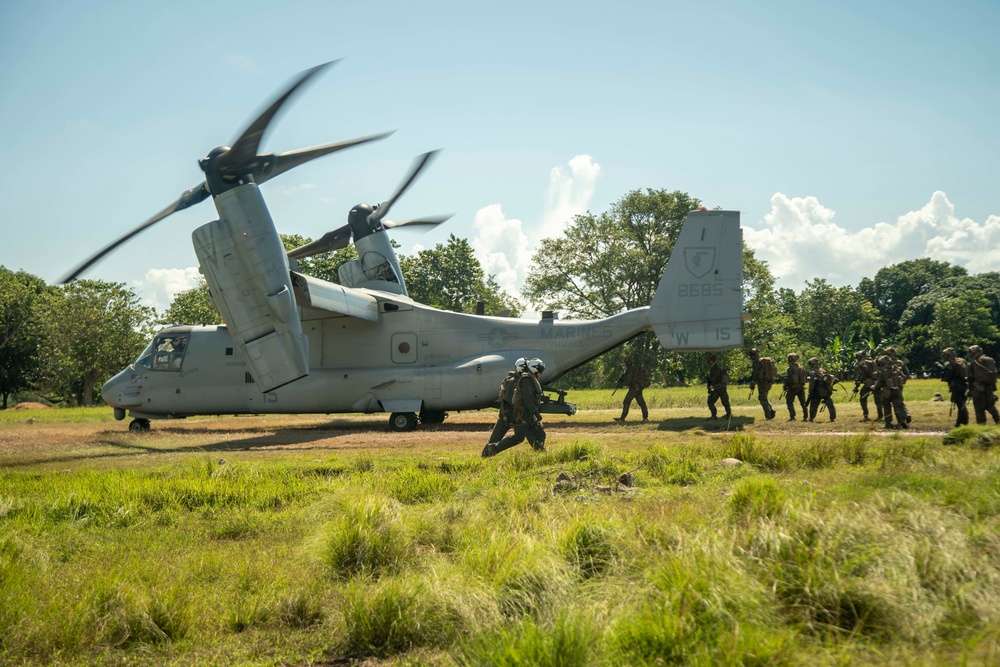 Charlie Co., BLT 1/1, 11th MEU conducts an amphibious assault demonstration in support of MAREX PH 22