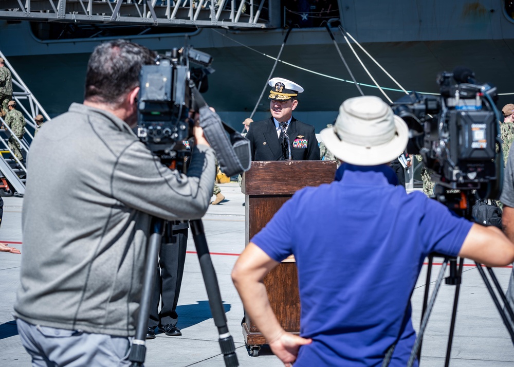 USS Carl Vinson (CVN 70) Sailors Participate In Homecoming