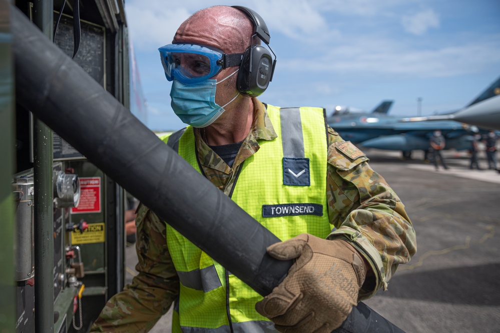 RAAF, USAF, JASDF Refuel F-16s and F-15s