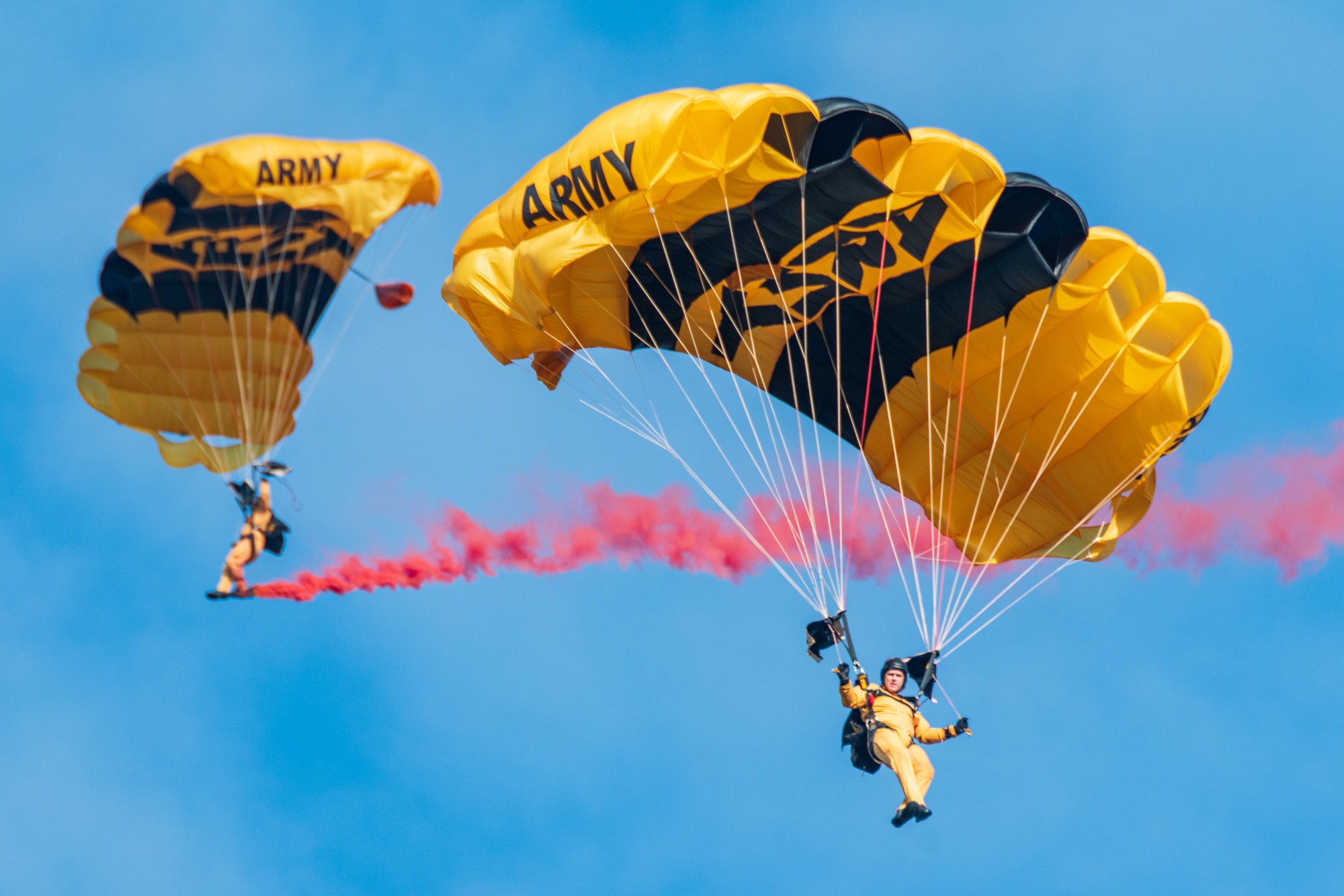 Images - The U.S. Army Parachute Team teach local NC  - DVIDS