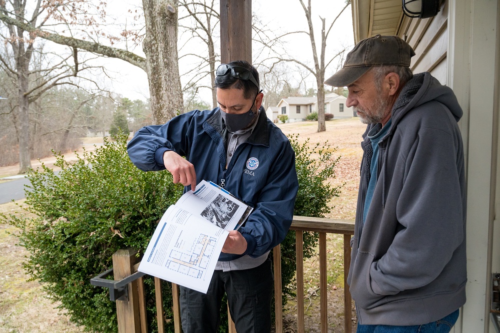 FEMA Mitigation Team Canvasses Kentucky Dam Village