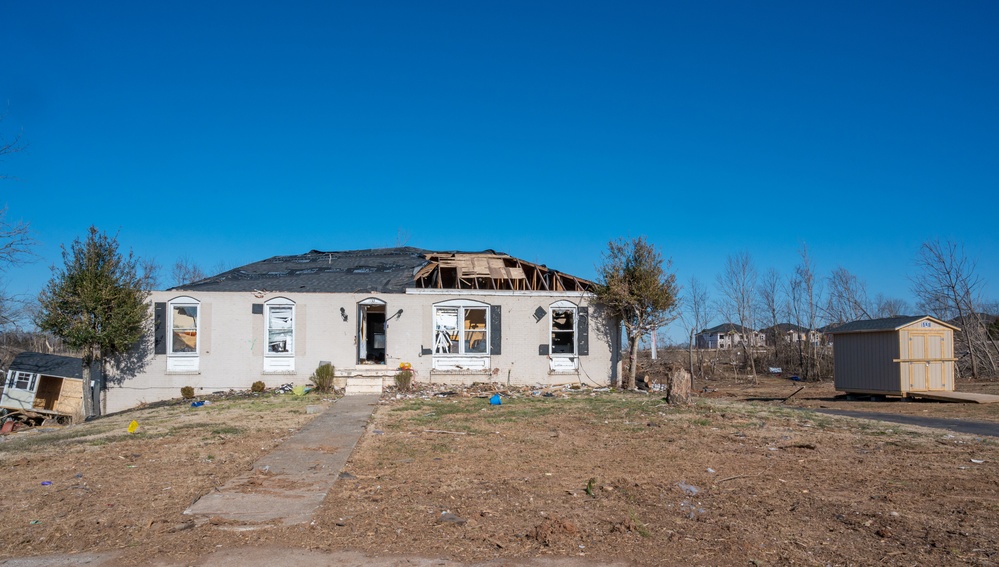 Volunteers Build Sheds for Tornado Survivors