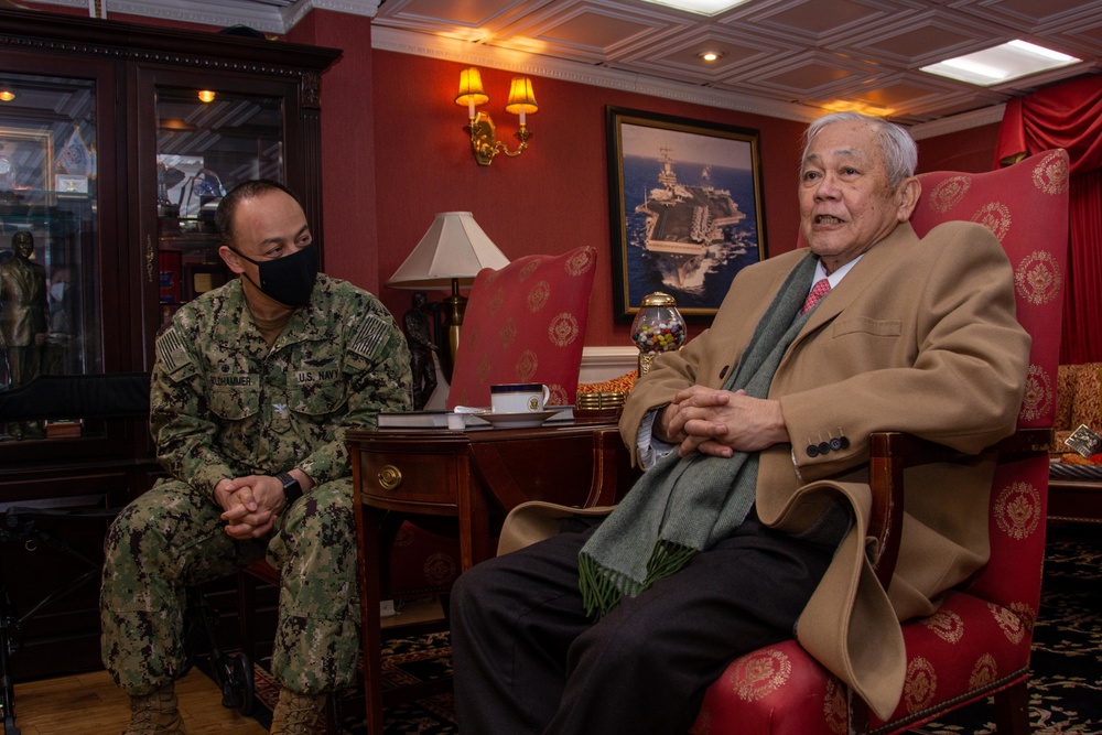 USS Ronald Reagan (CVN 76) Philippines Ambassador Visit