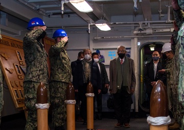 USS Ronald Reagan (CVN 76) Philippines Ambassador Visit