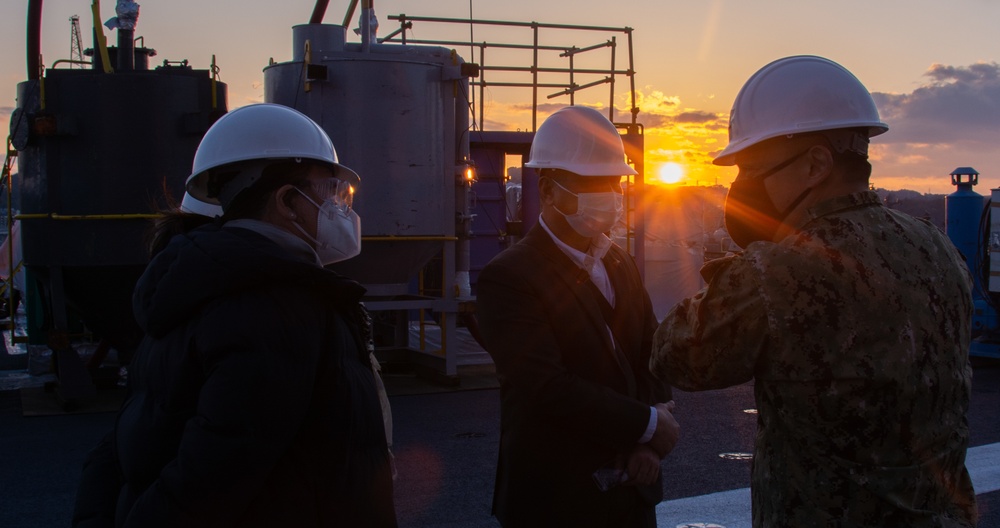 USS Ronald Reagan (CVN 76) Philippines Ambassador Visit