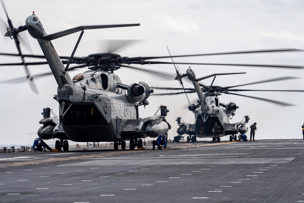 DVIDS - Images - USS America conducts Flight Ops [Image 7 of 8]