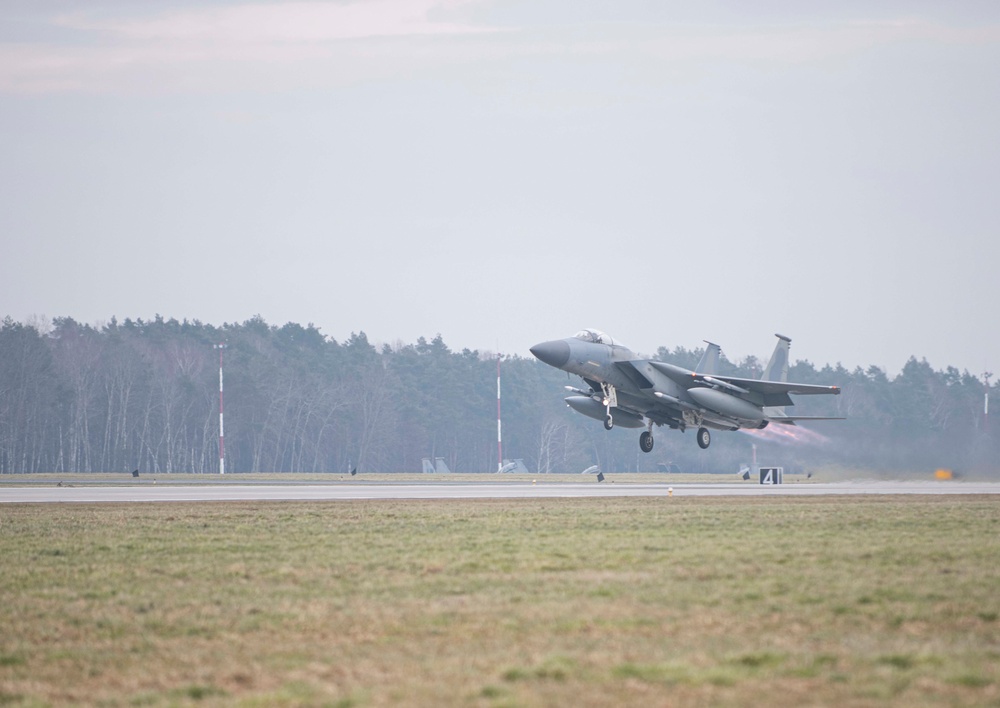 NATO Enhanced Air Policing Begins at Lask