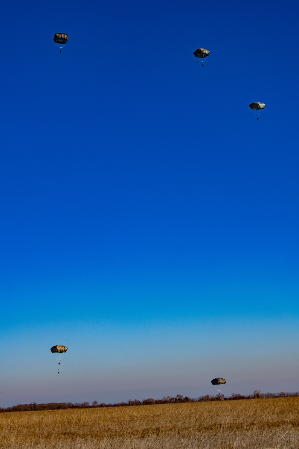 Italian and American Paratroopers Conduct Joint Airborne Operations