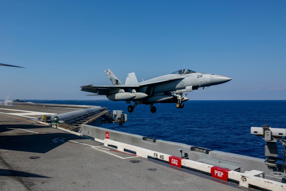 Abraham Lincoln conducts flight operations in support of exercise Jungle Warfare 2022