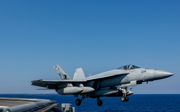 Abraham Lincoln conducts flight operations in support of exercise Jungle Warfare 2022