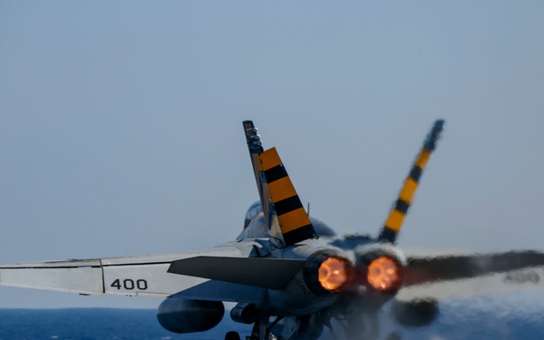 Abraham Lincoln conducts flight operations in support of exercise Jungle Warfare 2022