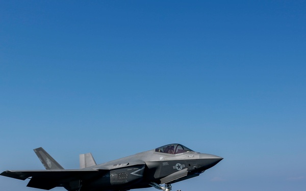 Abraham Lincoln conducts flight operations in support of exercise Jungle Warfare 2022