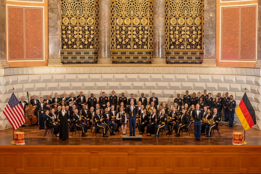 U.S. Army Europe &amp; Africa Band and Chorus Group photo