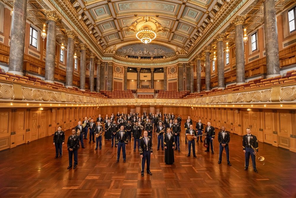 U.S. Army Europe &amp; Africa Band and Chorus Group photo