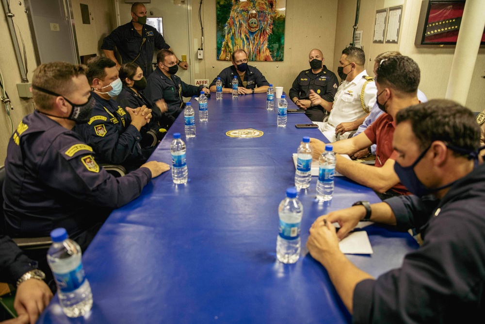 USS Billings Meets with Colombian Navy Ahead of PMAV