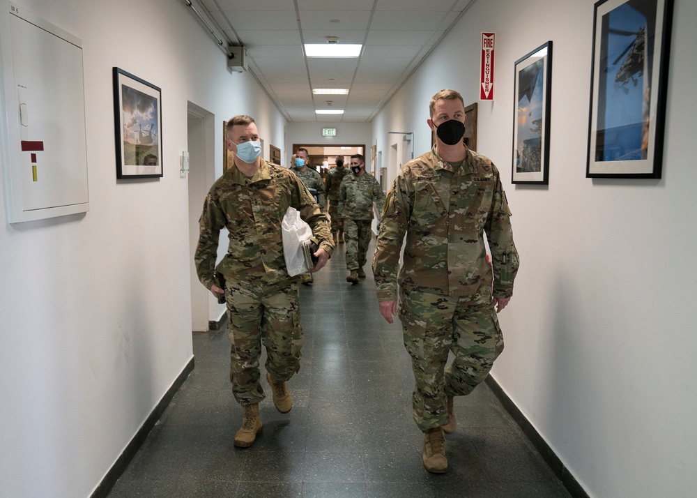 Leadership and Soldiers discuss aviation assets