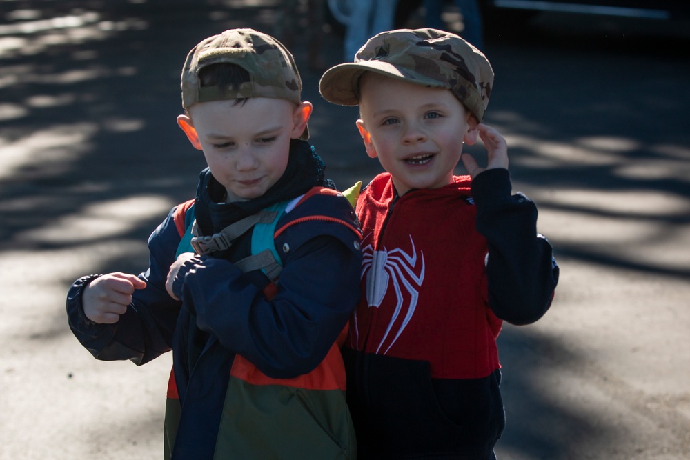 Washington National Guardsmen return home from deployment to Poland