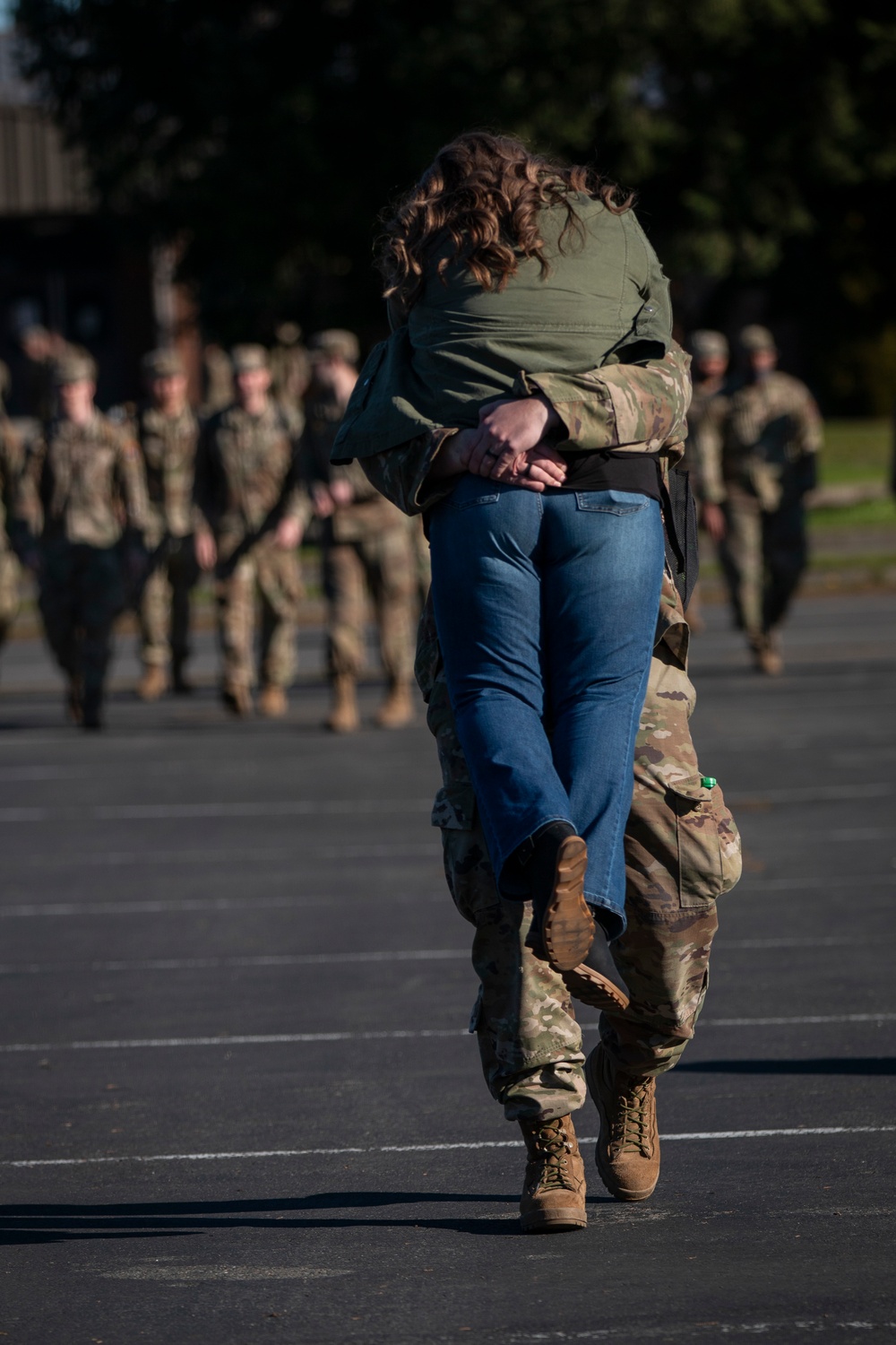 Washington National Guardsmen return home from deployment to Poland