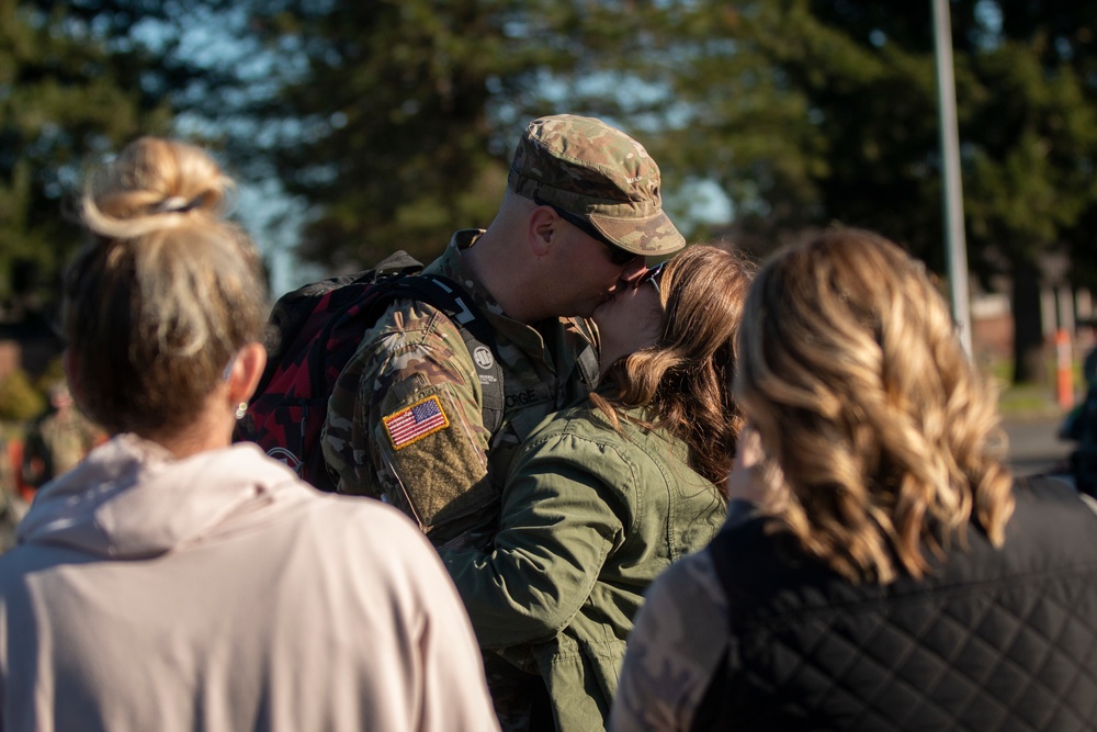 Washington National Guardsmen return home from deployment to Poland