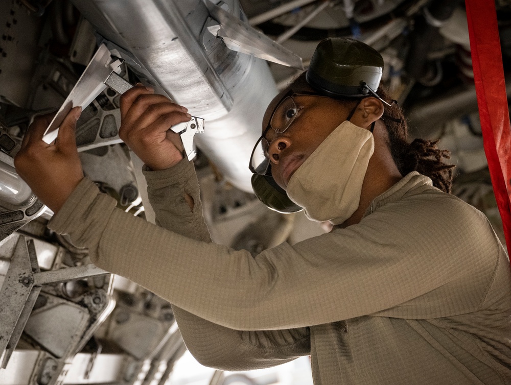 Raptor weapons load competition