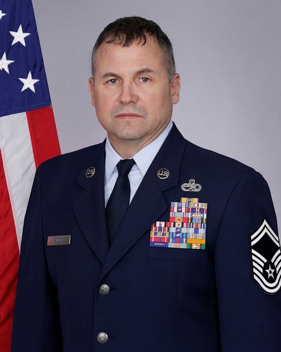 SMSgt Thomas Selon official portrait