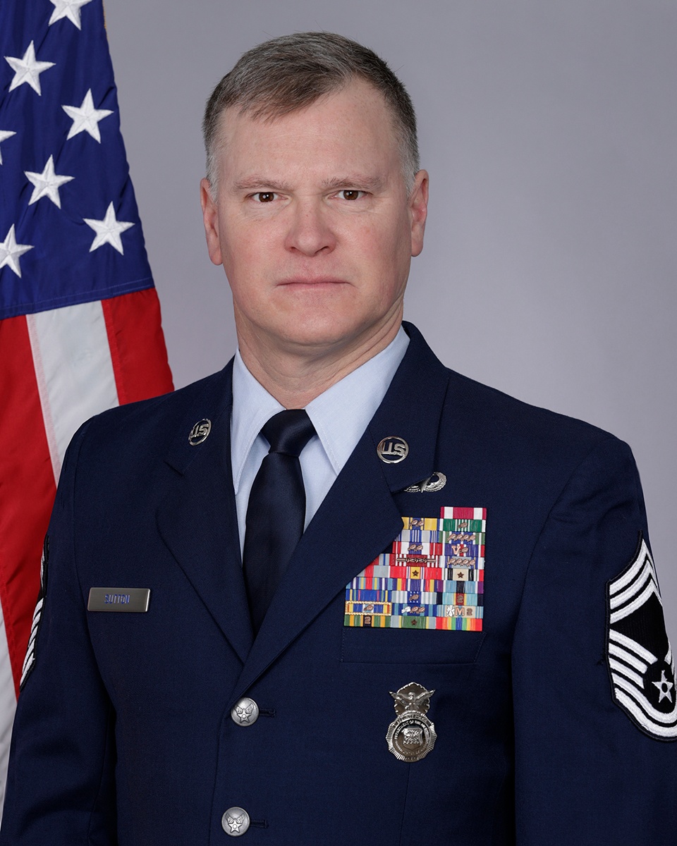 CMSgt Robert Sutton official portrait