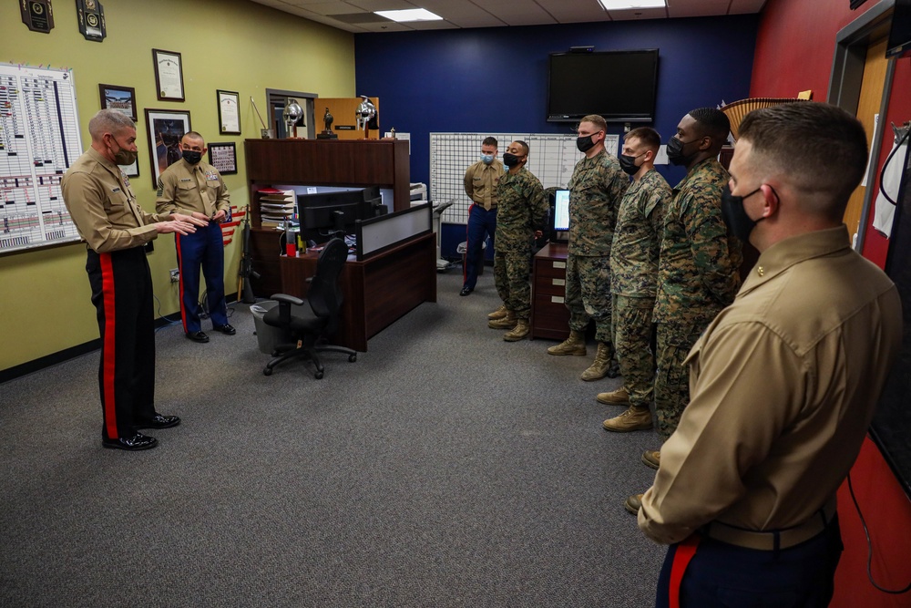 MCRC Commanding General Visits RS Lansing