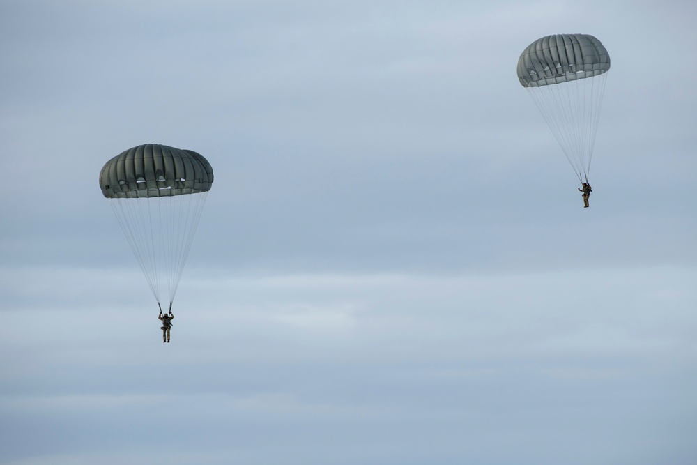 3rd ASOS completes helicopter jump training