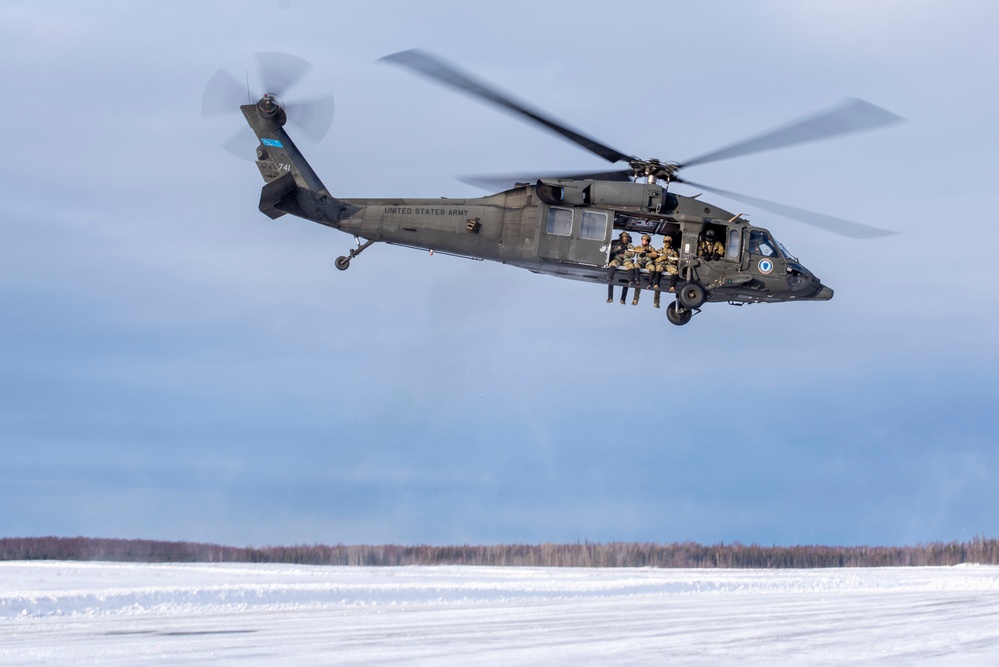 3rd ASOS completes helicopter jump training