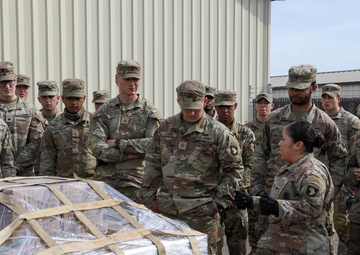 101st HHBn Soldiers palletize EDRE supplies
