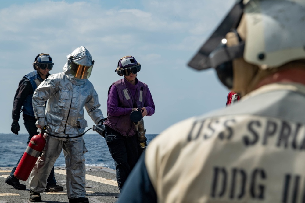 Spruance conducts MH-60R refuel during exercise Jungle Warfare 2022