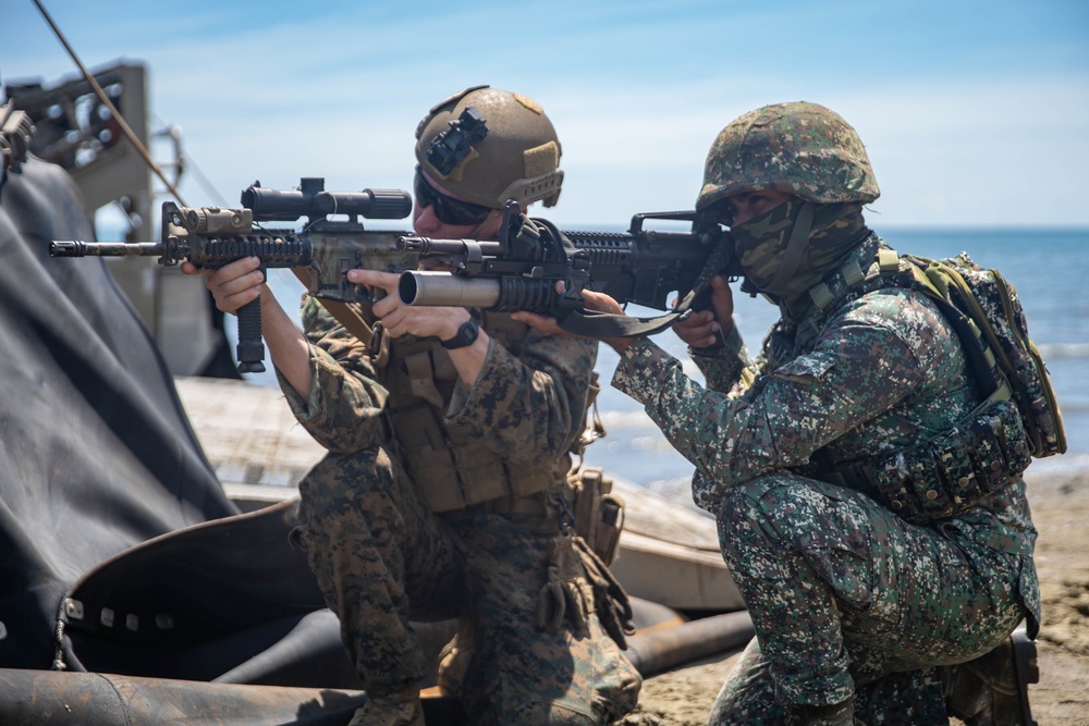 11th MEU and Armed Forces of the Philippines conduct a rehearsal for an amphibious assault in support of MAREX 22 PH
