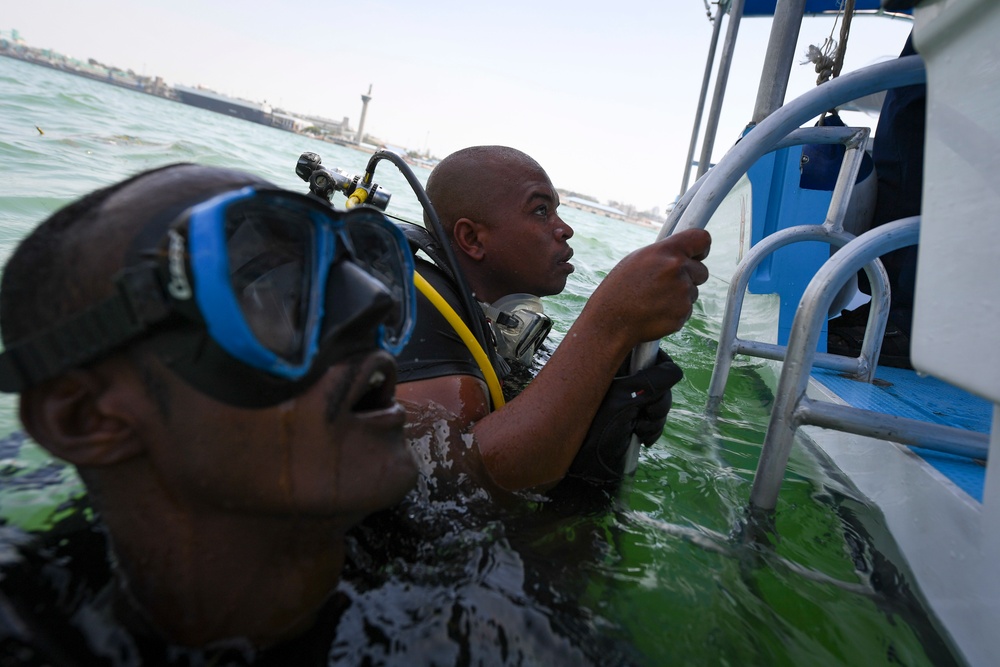 Cutlass Express 2022 Dive Training