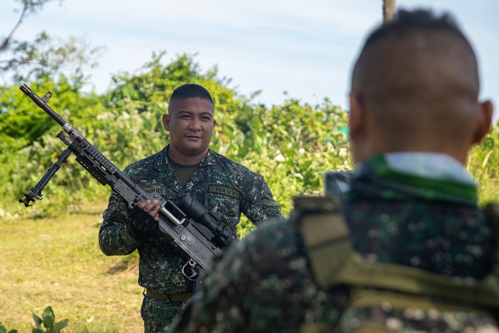 11th MEU and Armed Forces of the Philippines conduct a SME exchange in support of MAREX 22 PH