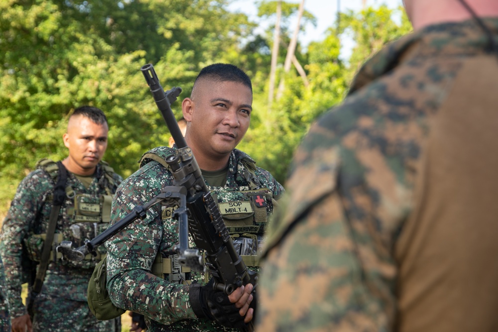 11th MEU and Armed Forces of the Philippines conduct a SME exchange in support of MAREX 22 PH