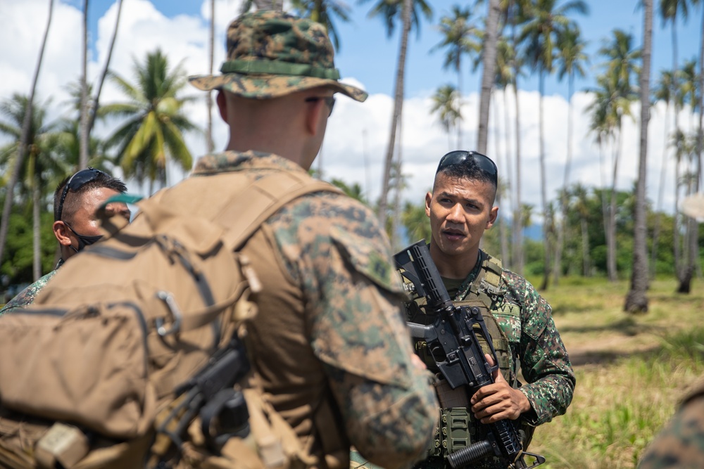 11th MEU and Armed Forces of the Philippines conduct a SME exchange in support of MAREX 22 PH