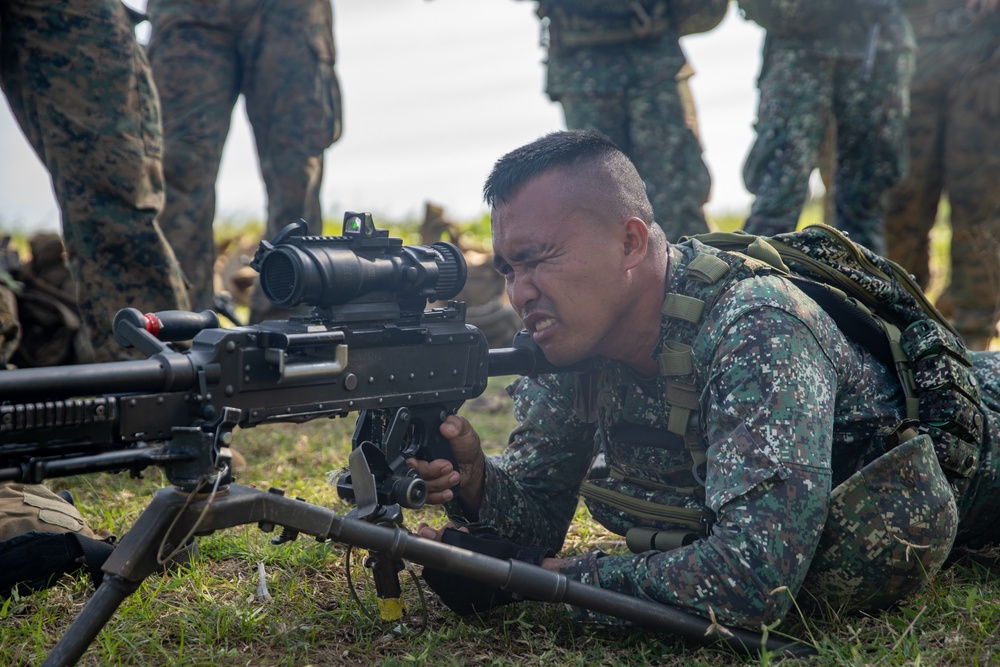 11th MEU and Armed Forces of the Philippines conduct a SME exchange in support of MAREX 22 PH