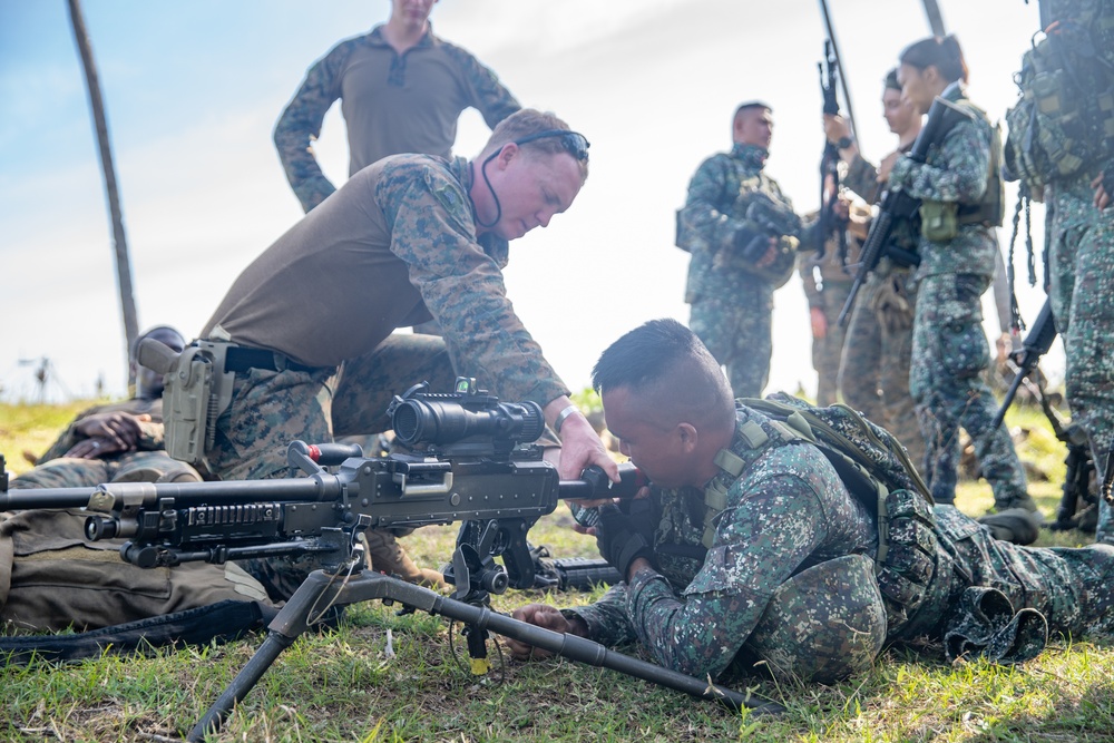 11th MEU and Armed Forces of the Philippines conduct a SME exchange in support of MAREX 22 PH