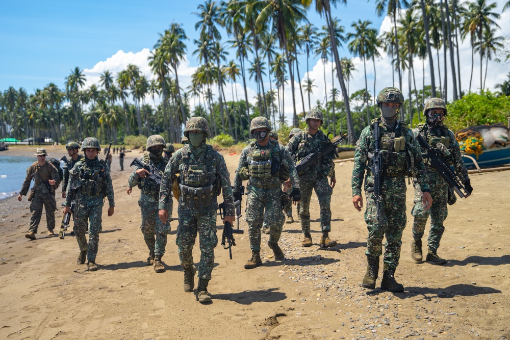 11th MEU and Armed Forces of the Philippines conduct a SME exchange in support of MAREX 22 PH