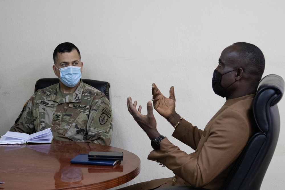 MING's J3 meets with Liberian Minister of Defense