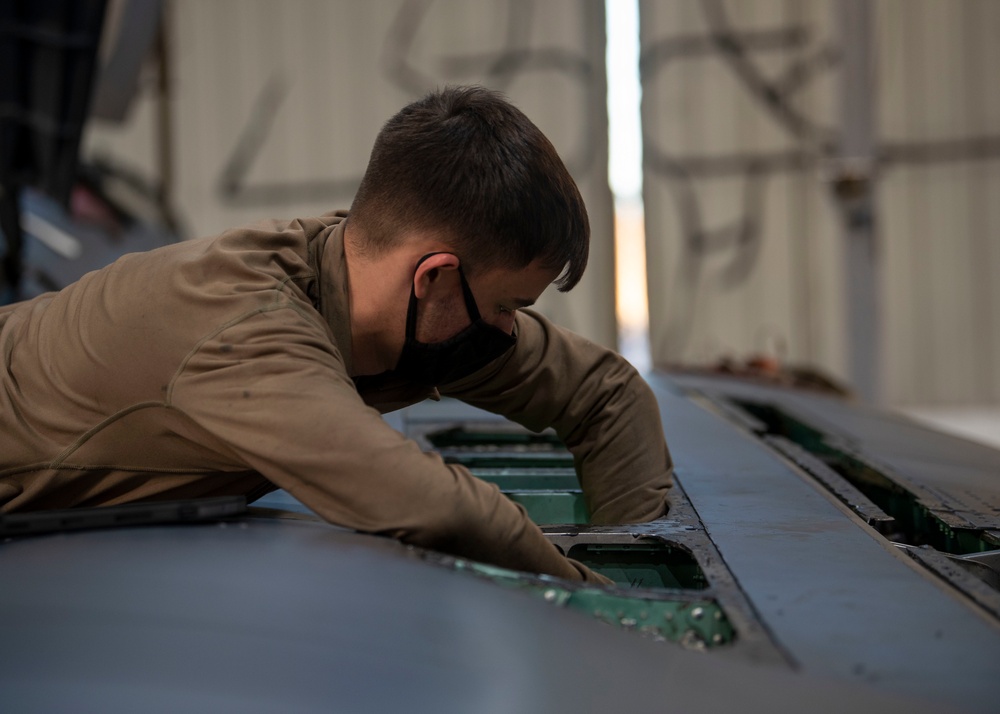 Egress, PHASE work on F-15E Strike Eagle