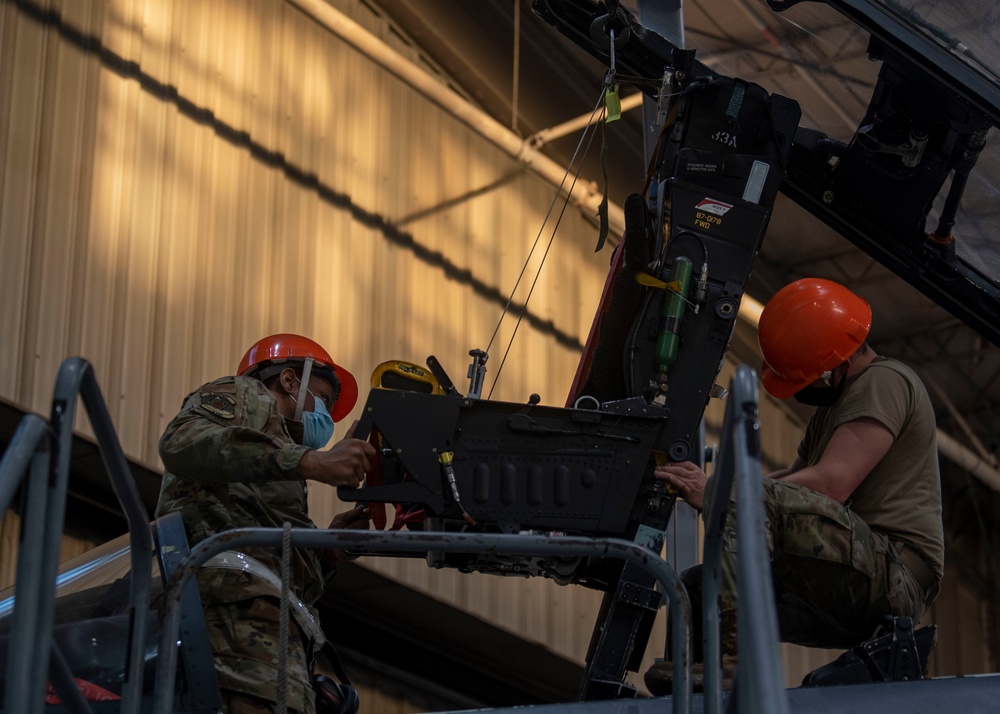 DVIDS - Images - Egress, PHASE work on F-15E Strike Eagle [Image 5 of 7]