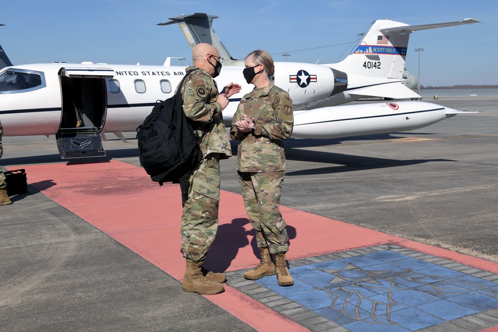 Gen. Bunch Visits Robins AFB