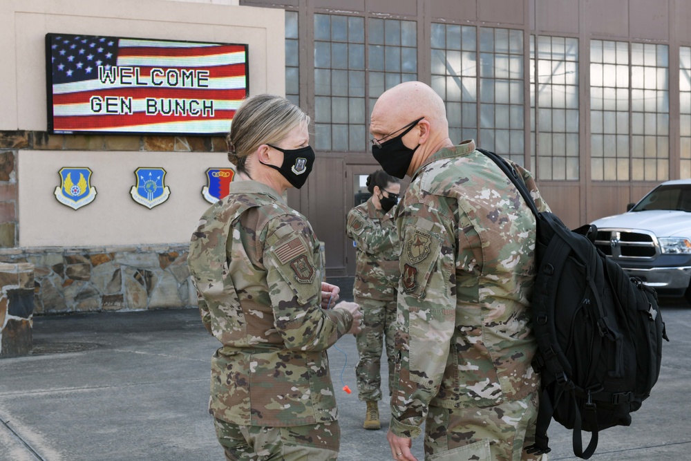 Gen. Bunch Visits Robins AFB