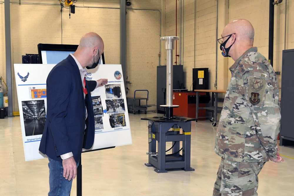 Gen. Bunch Visits Robins AFB