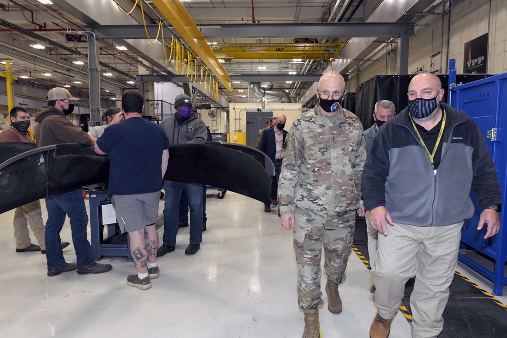 Gen. Bunch Visits Robins AFB